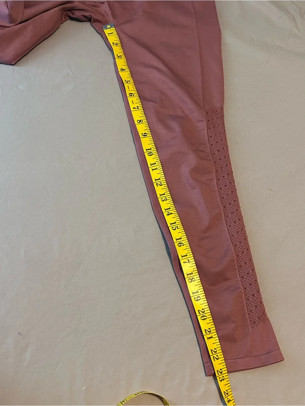 Fabletics Sync Seamless Mesh High Waisted 7/8 Leggings in Dark Rouge Size M